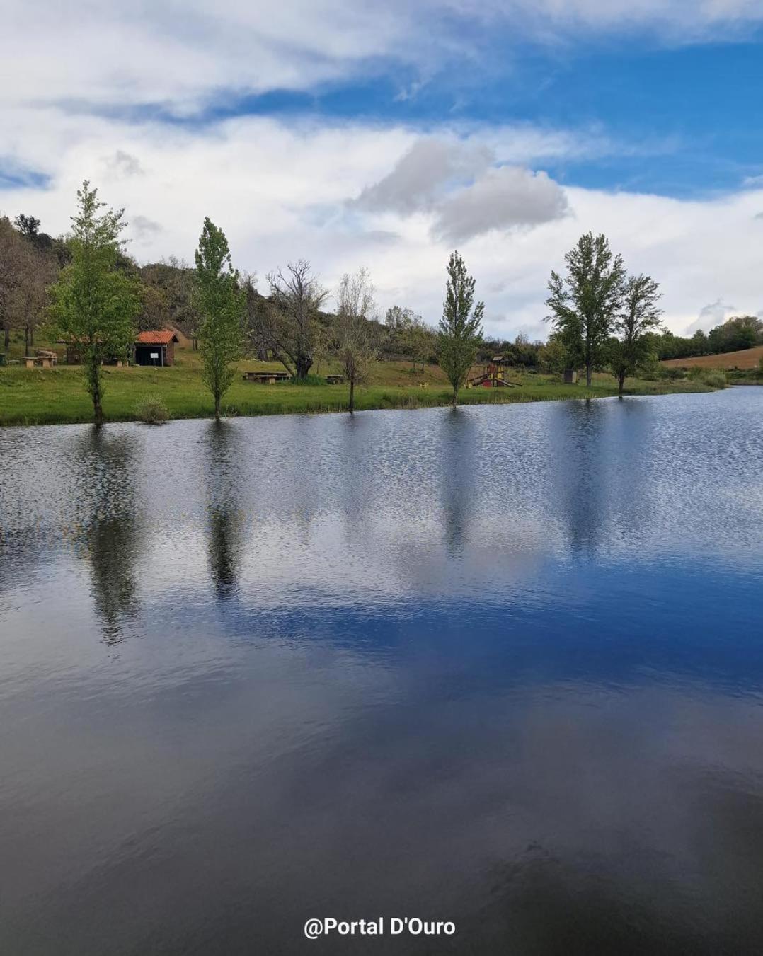 Вилла Casa Do Planalto Mirandes Миранда-ду-Дору Экстерьер фото